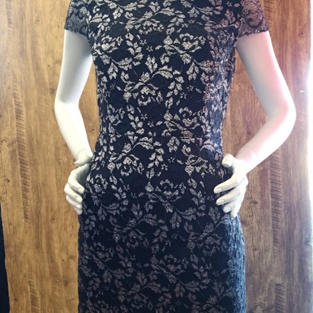 Slate & Willow Lace Open back dress - Picture 2 of 7